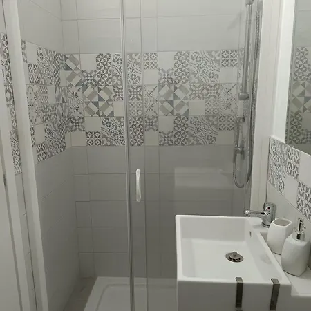 L'acero Rosso Konukevi